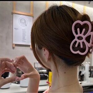 Hello kitty claw clip